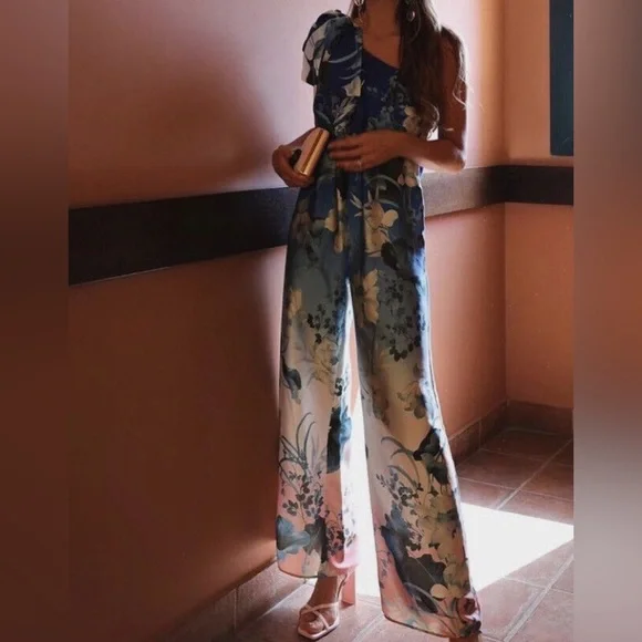 Zara Blue & White Floral One-Shoulder Wide-Leg Jumpsuit - Picture 3 of 4